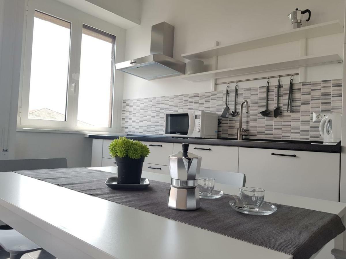 Nomentana White Apartments By Ghor Rome Exterior photo
